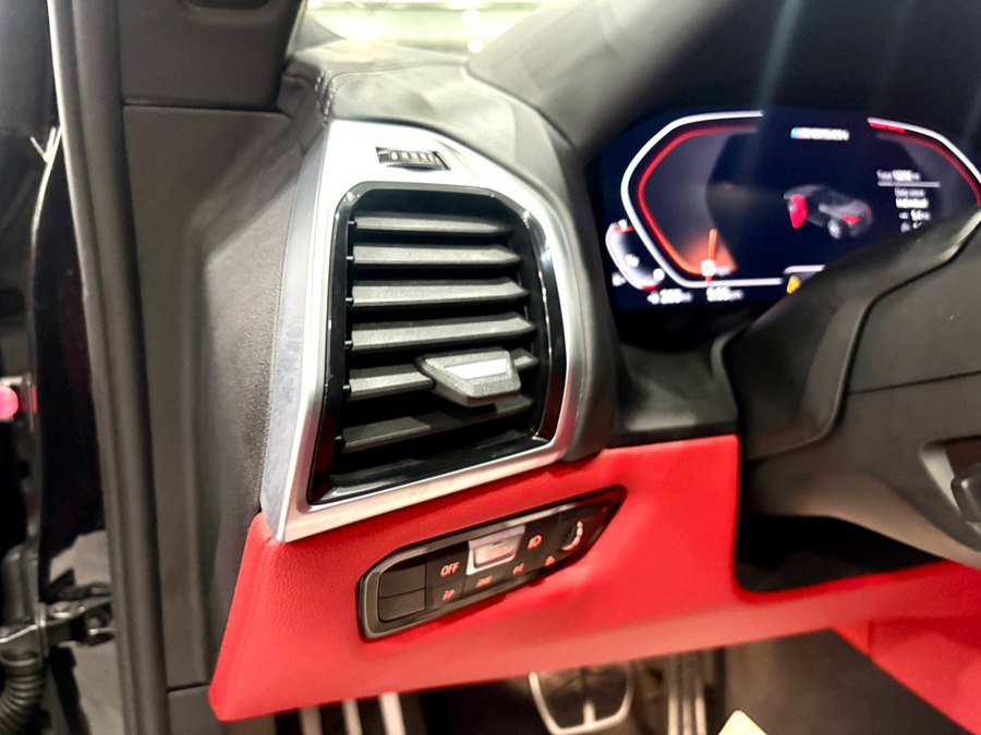 Used 2022 BMW M850i xDrive Convertible w/ Driving Assistance Package image 10