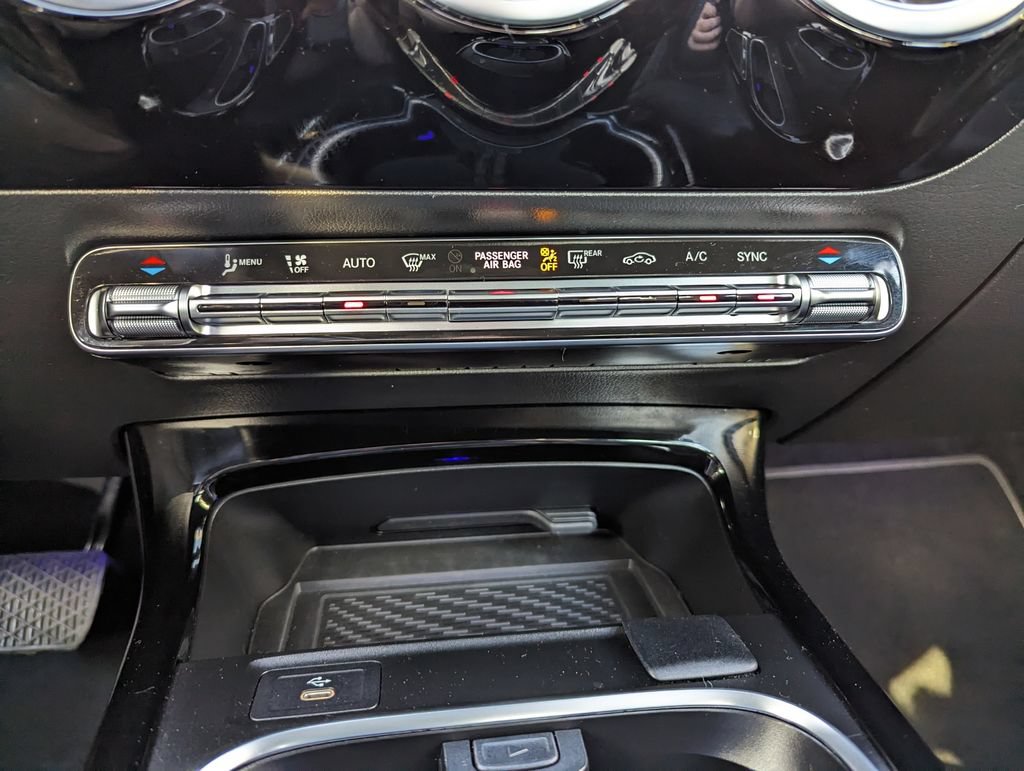 Used 2025 Mercedes-Benz CLA 250 4MATIC image 19