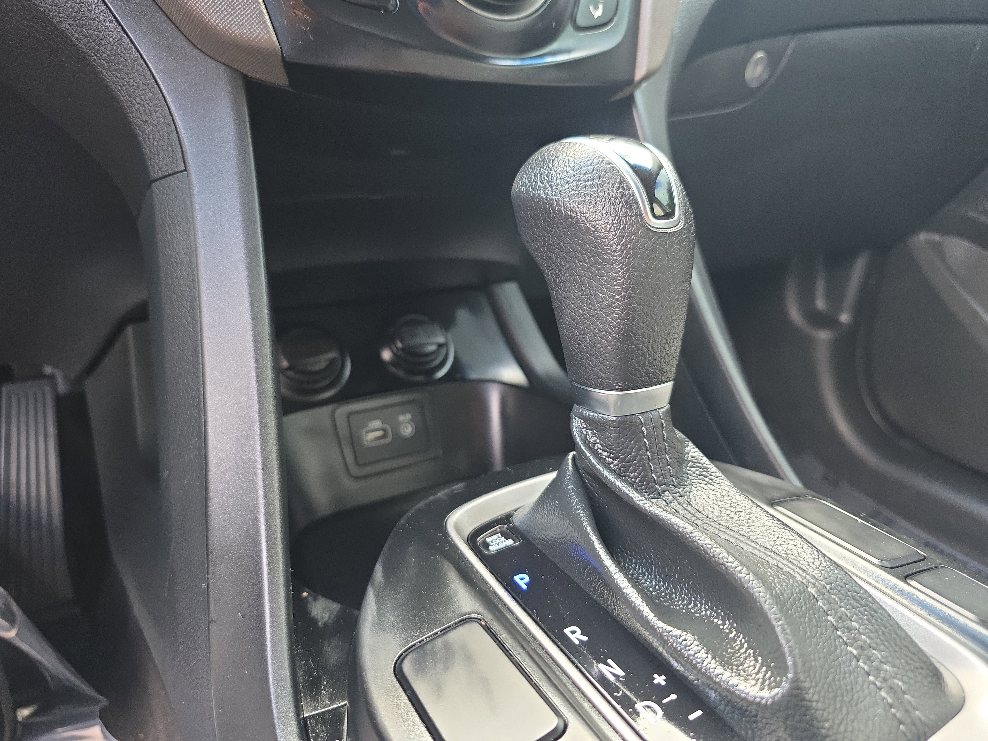 Used 2018 Hyundai Santa Fe Sport FWD image 32