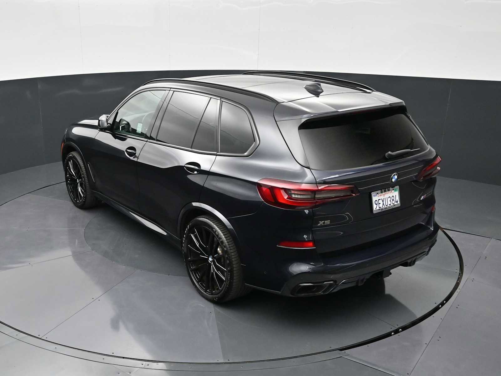 Used 2023 BMW X5 M50i w/ Executive Package image 22