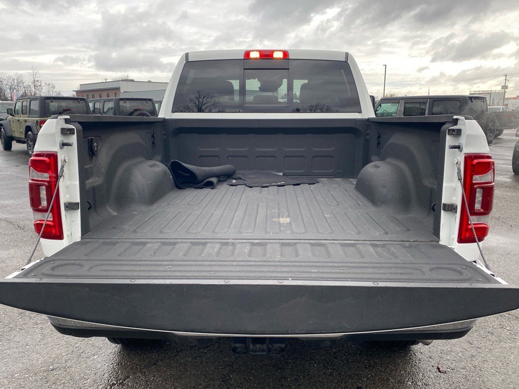 Used 2024 RAM 2500 Big Horn w/ Safety Group image 24