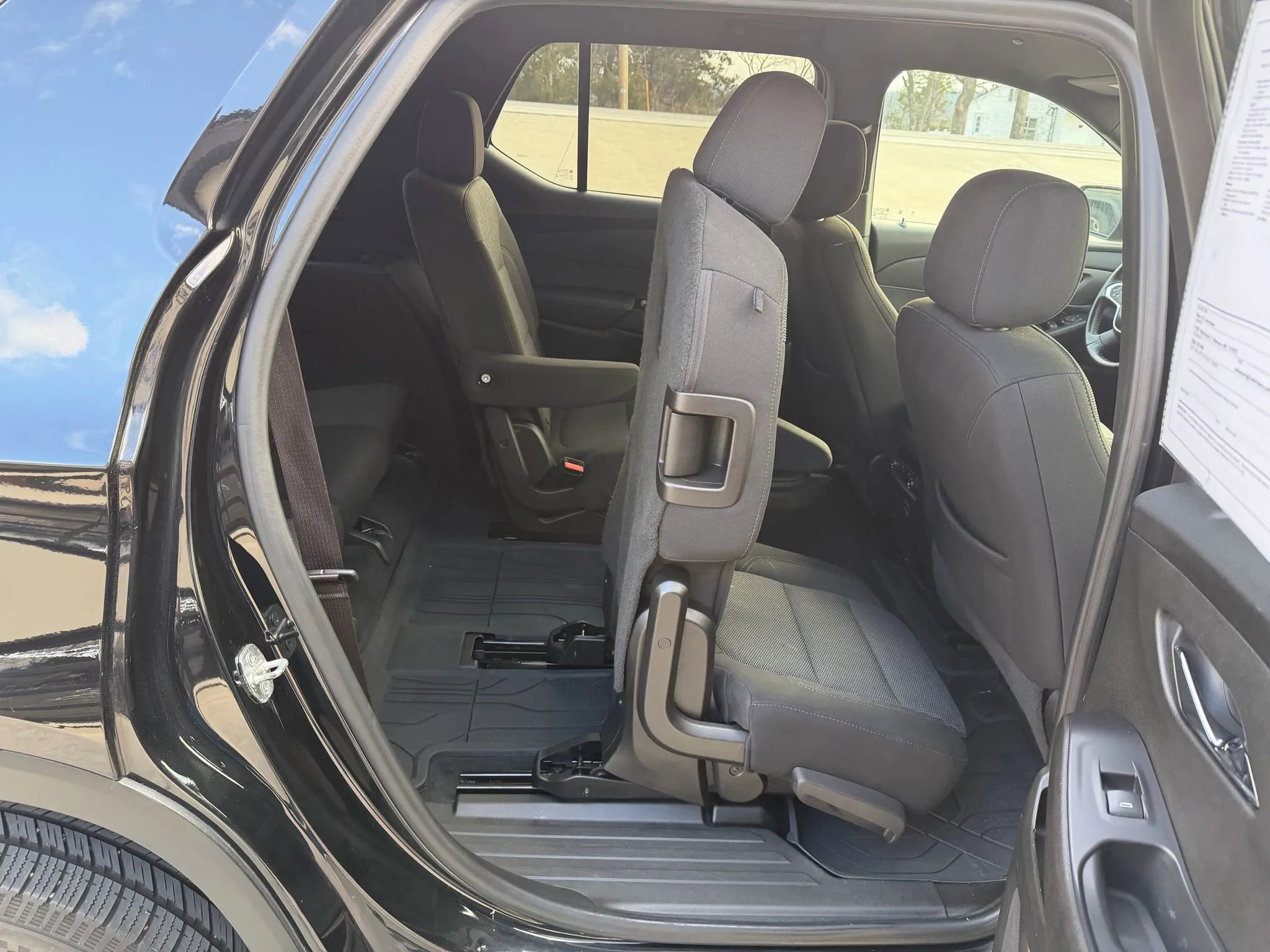 Used 2022 Chevrolet Traverse LT image 47