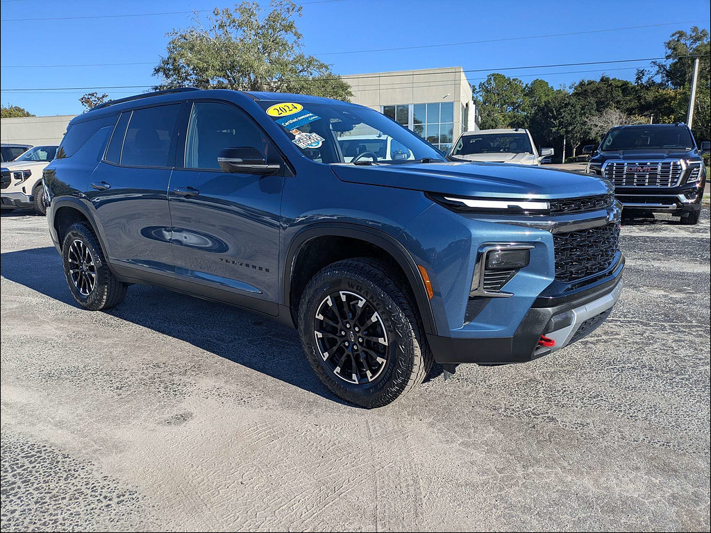 Used 2024 Chevrolet Traverse Z71 AWD/4WD image 2