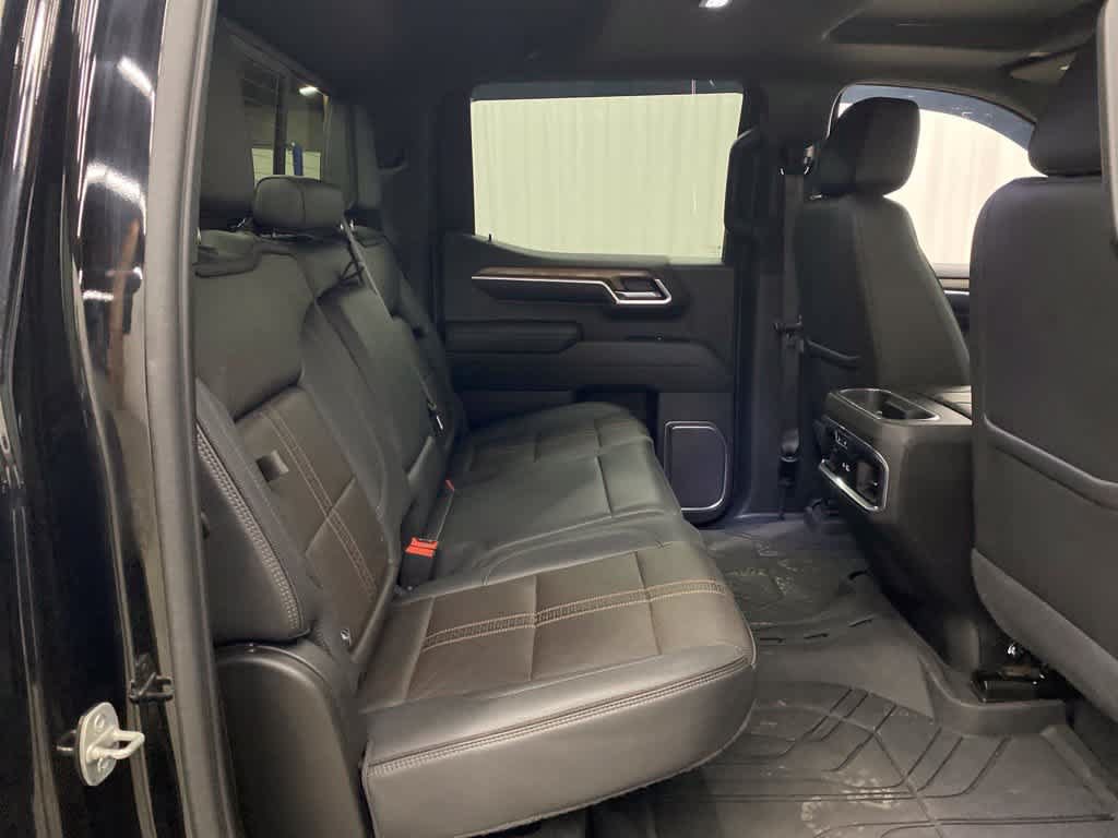 Used 2022 Chevrolet Silverado 1500 High Country w/ High Country Premium Package AWD/4WD image 17