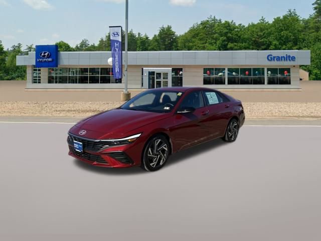 Certified 2025 Hyundai Elantra Sport image 3