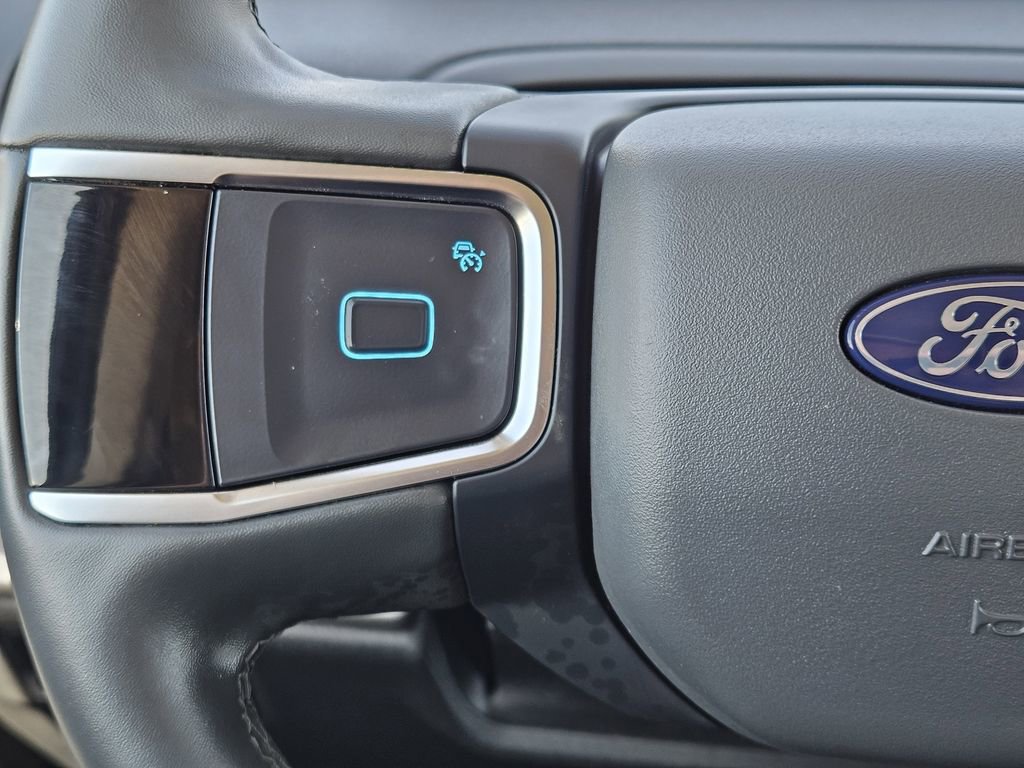 Used 2025 Ford Expedition Active image 35