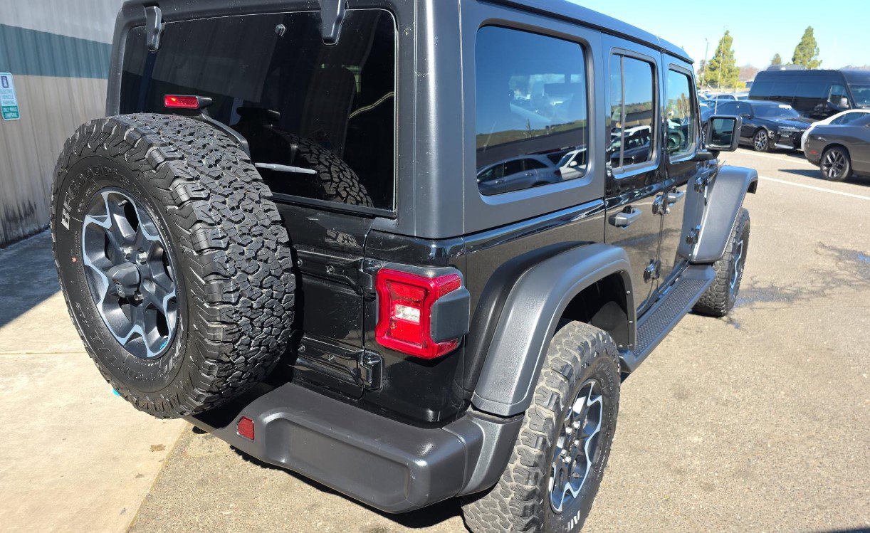 Used 2023 Jeep Wrangler Unlimited Rubicon 4xe image 4