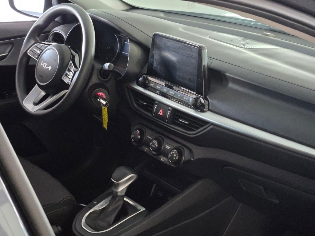 Used 2024 Kia Forte LXS w/ LXS Technology Package FWD image 8