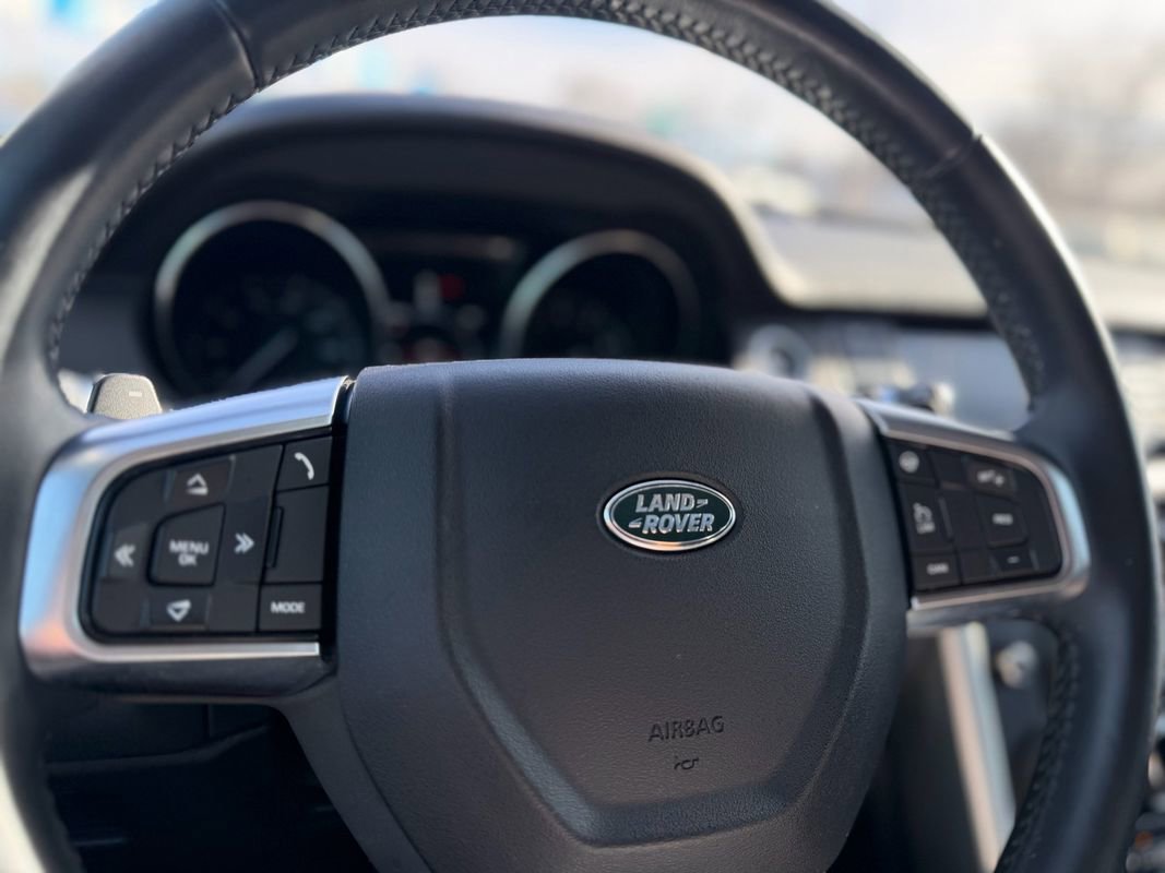 Used 2017 Land Rover Discovery Sport SE AWD/4WD image 21