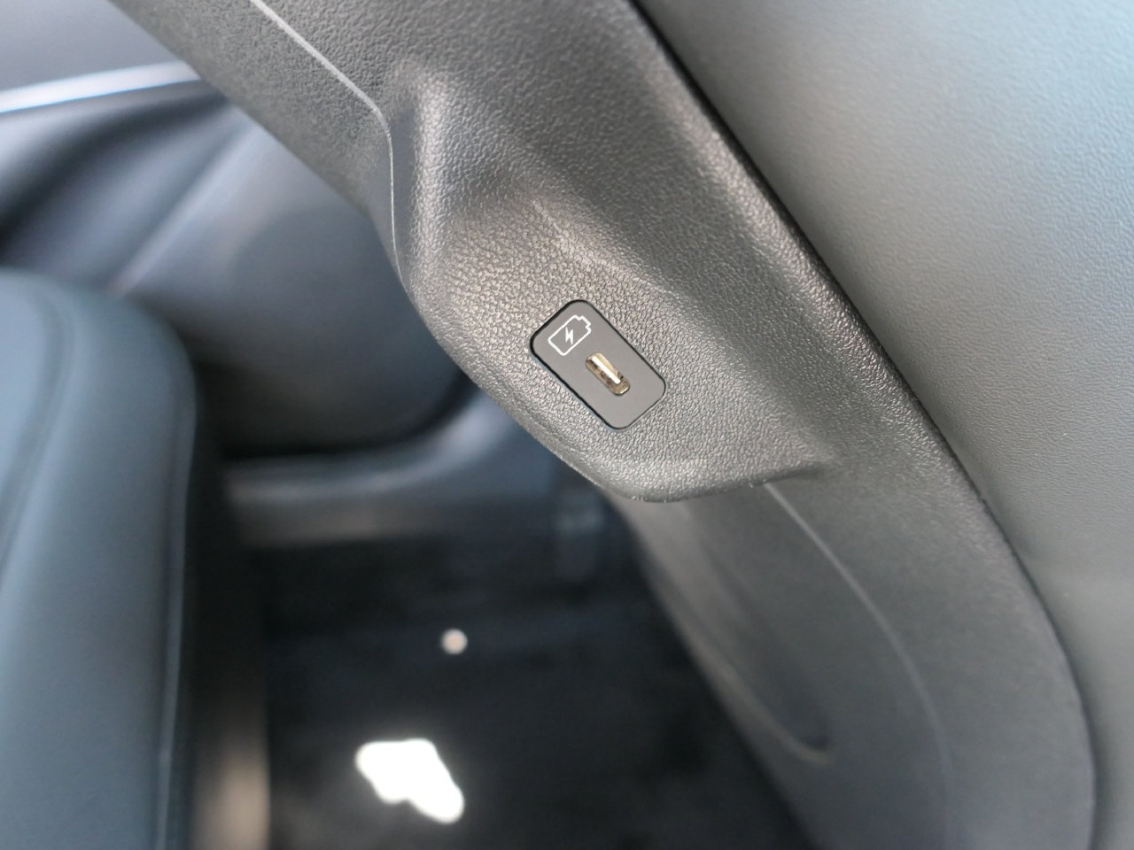 Certified 2024 Kia Niro EX FWD image 25