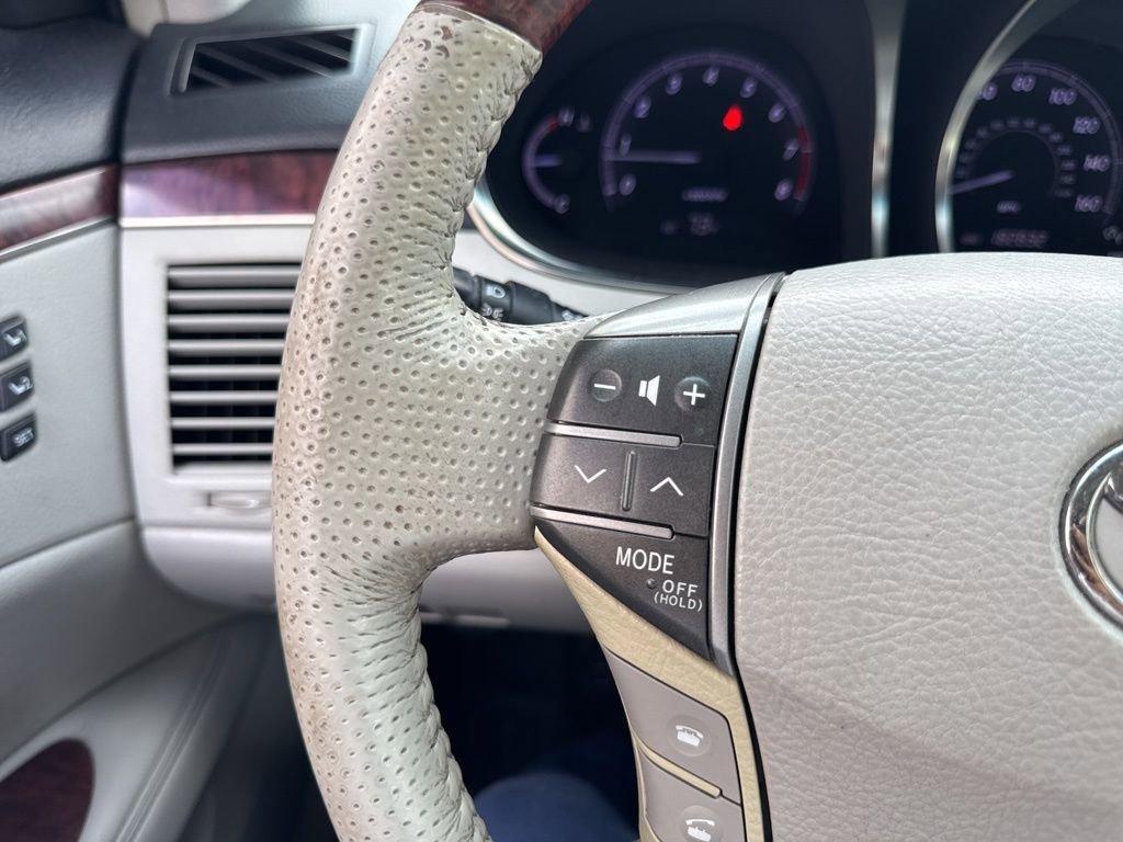 Used 2011 Toyota Avalon Limited image 17