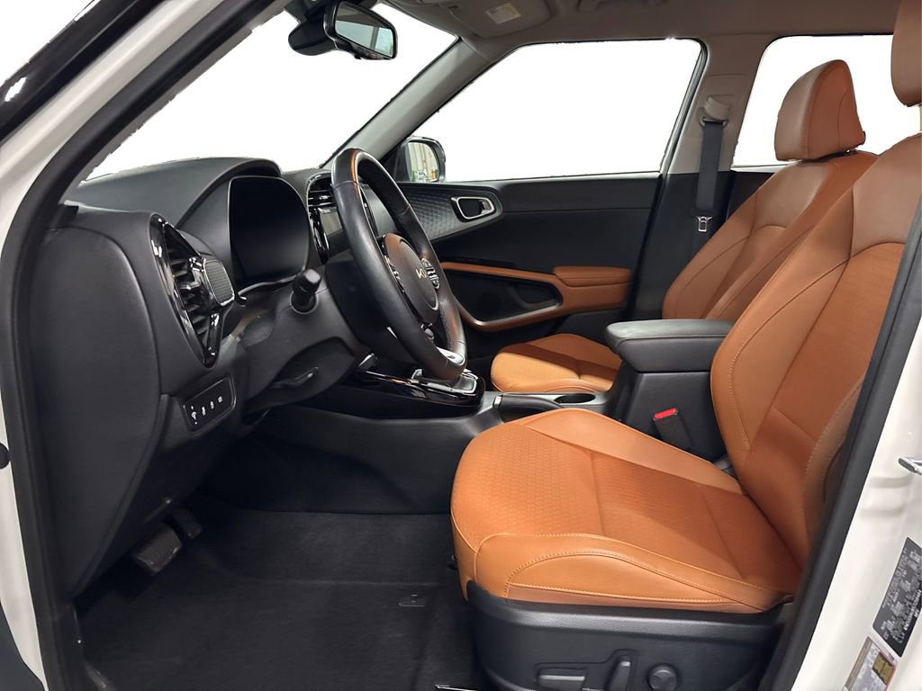 Used 2025 Kia Soul EX image 9