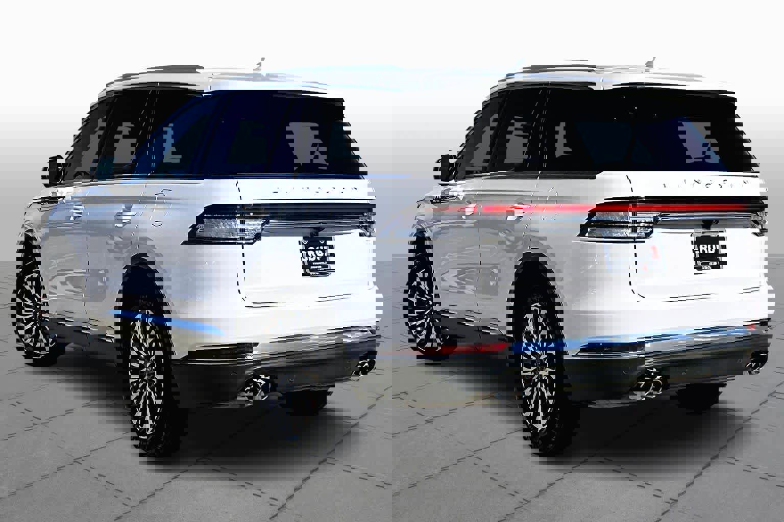 Used 2022 Lincoln Aviator Reserve w/ Elements Package Plus image 12