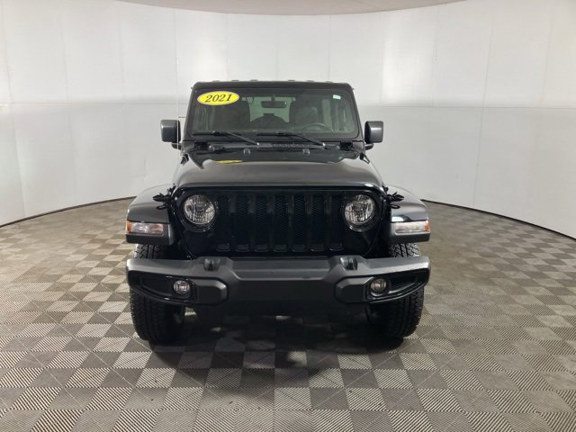 Used 2021 Jeep Wrangler Unlimited Sahara image 2