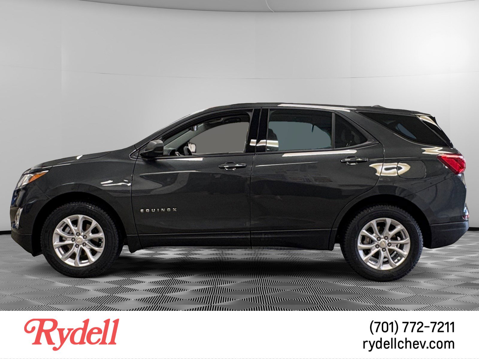 Used 2019 Chevrolet Equinox LS image 2