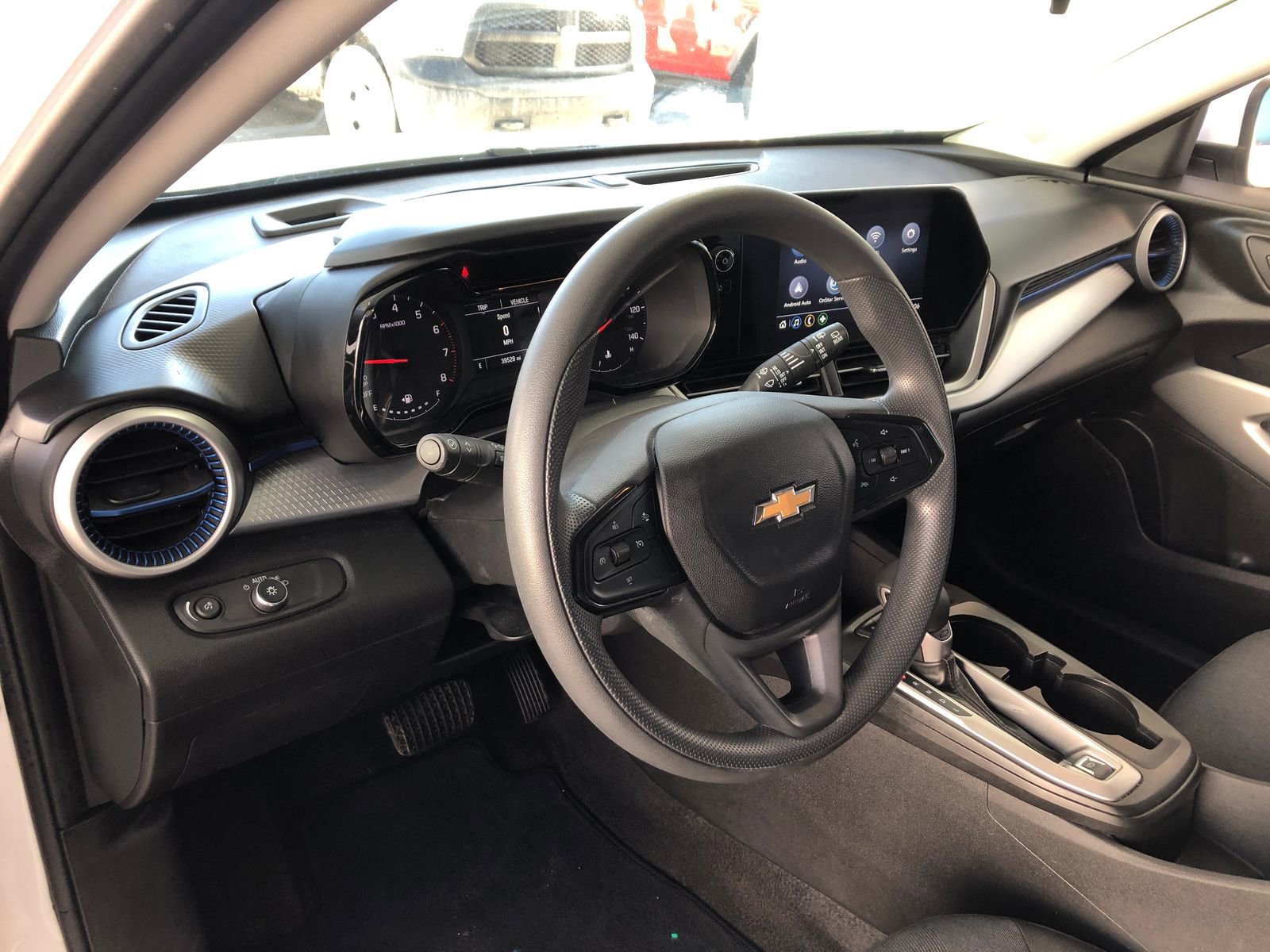 Used 2024 Chevrolet Trax LS w/ LS Convenience Package image 18