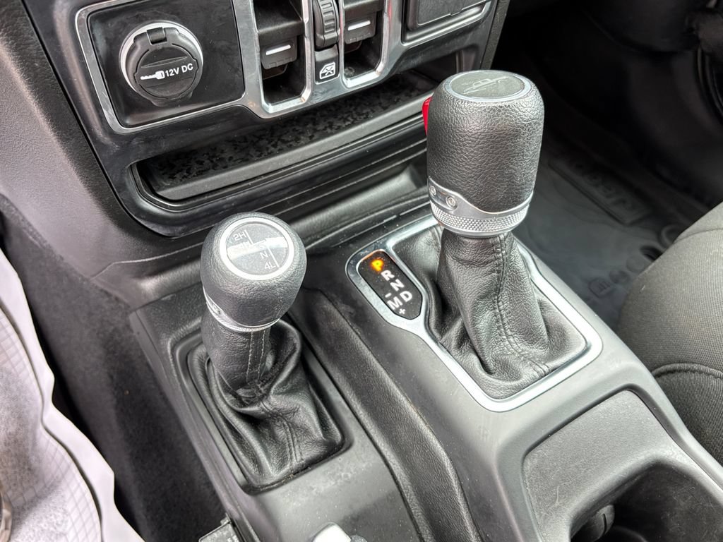 Used 2023 Jeep Gladiator Sport AWD/4WD image 28