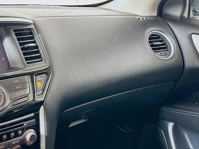 Used 2018 Nissan Pathfinder SV AWD/4WD image 22