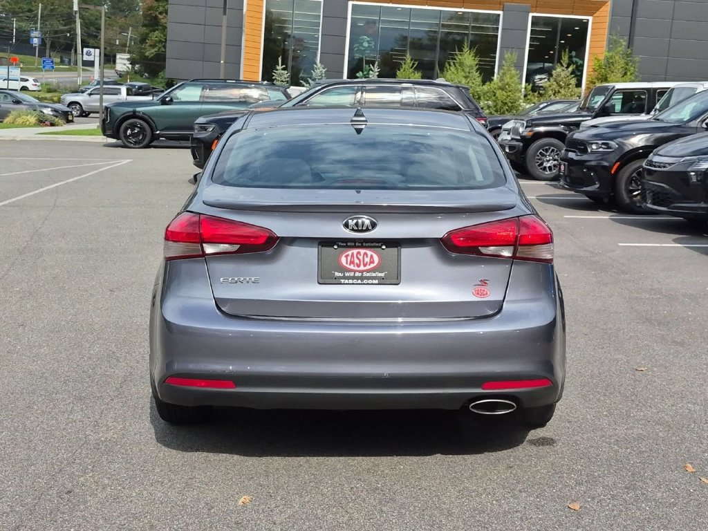 Used 2017 Kia Forte S FWD image 4