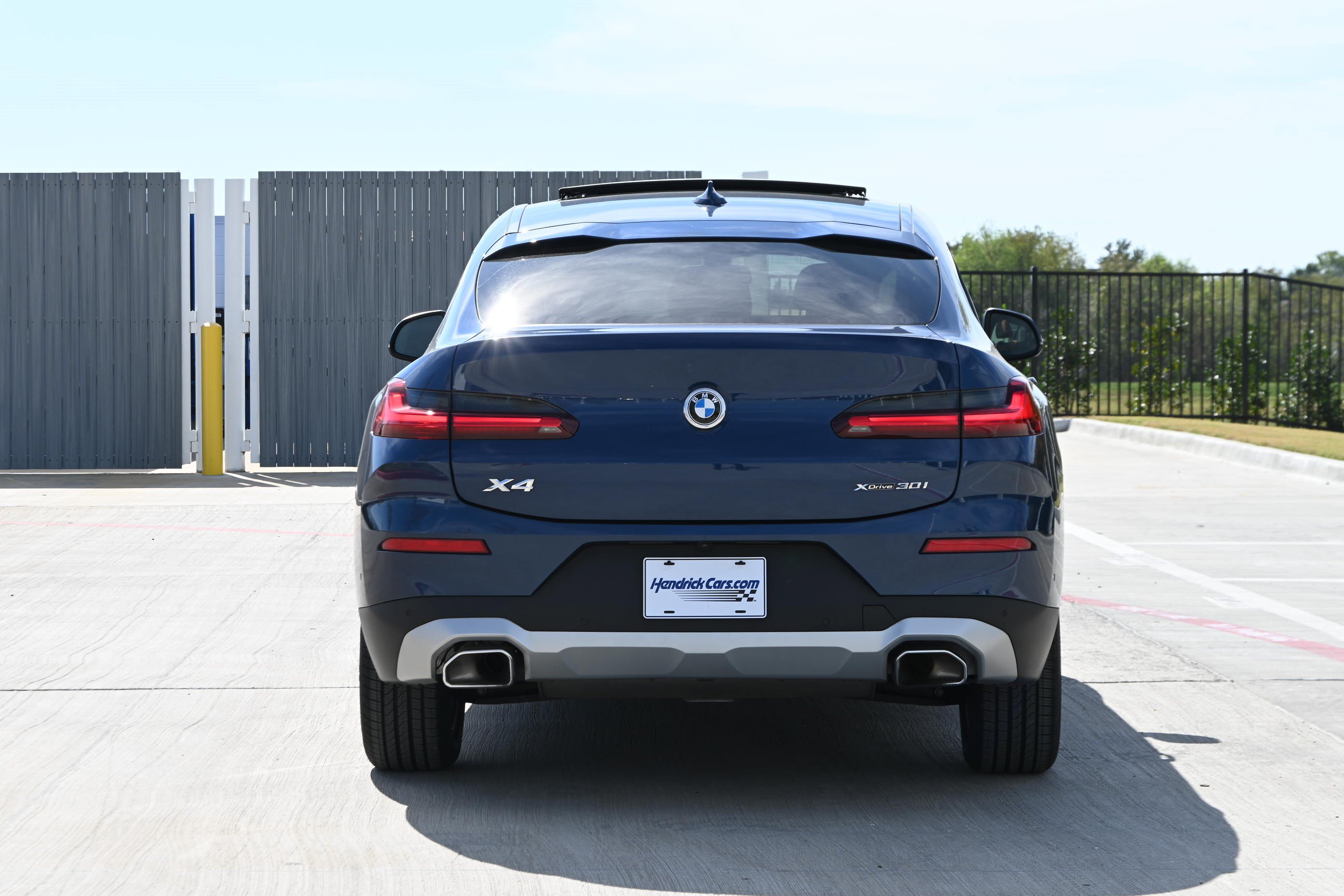 Certified 2025 BMW X4 xDrive30i AWD/4WD image 8