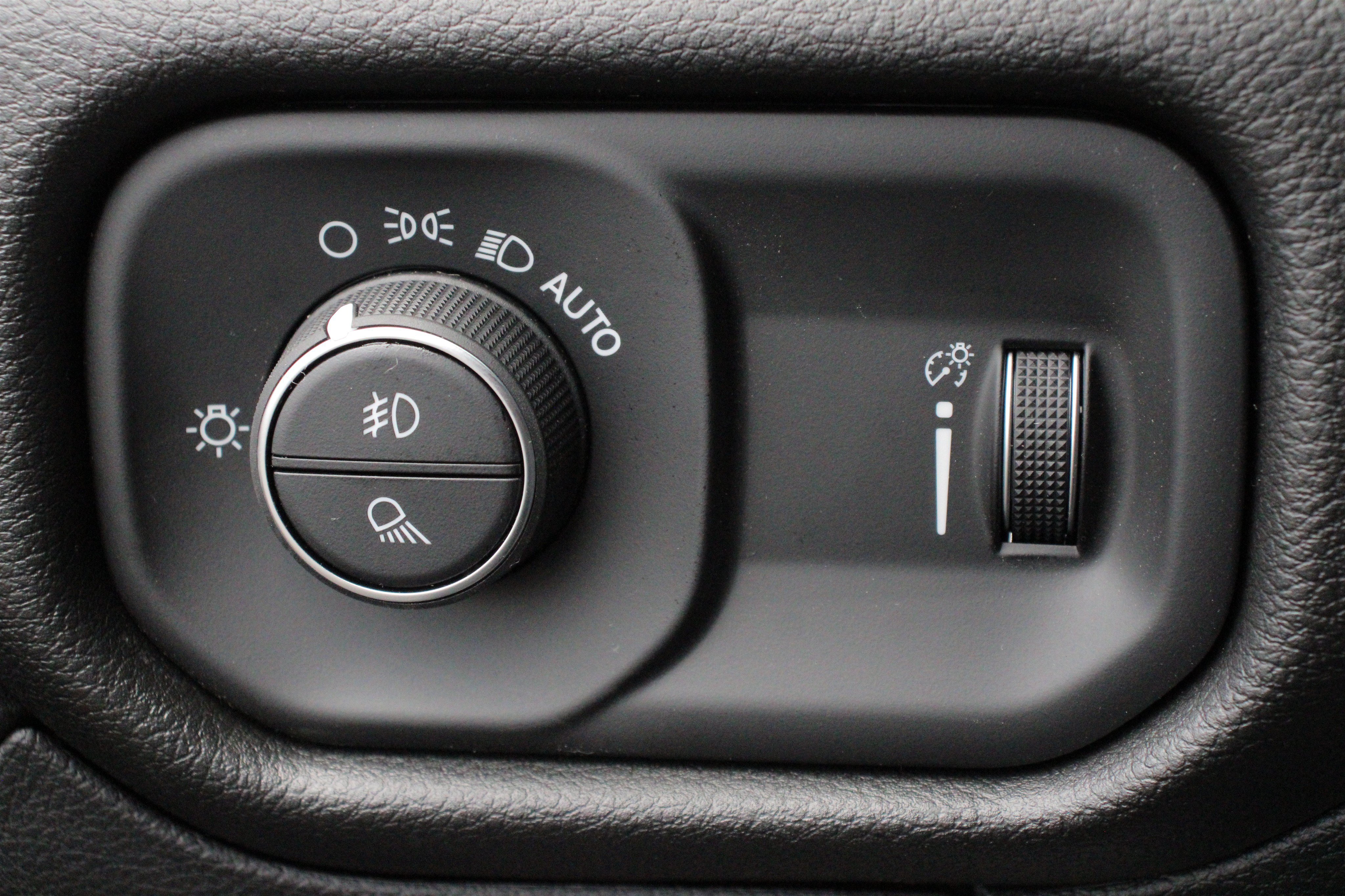 New 2026 RAM 1500 Express AWD/4WD image 11