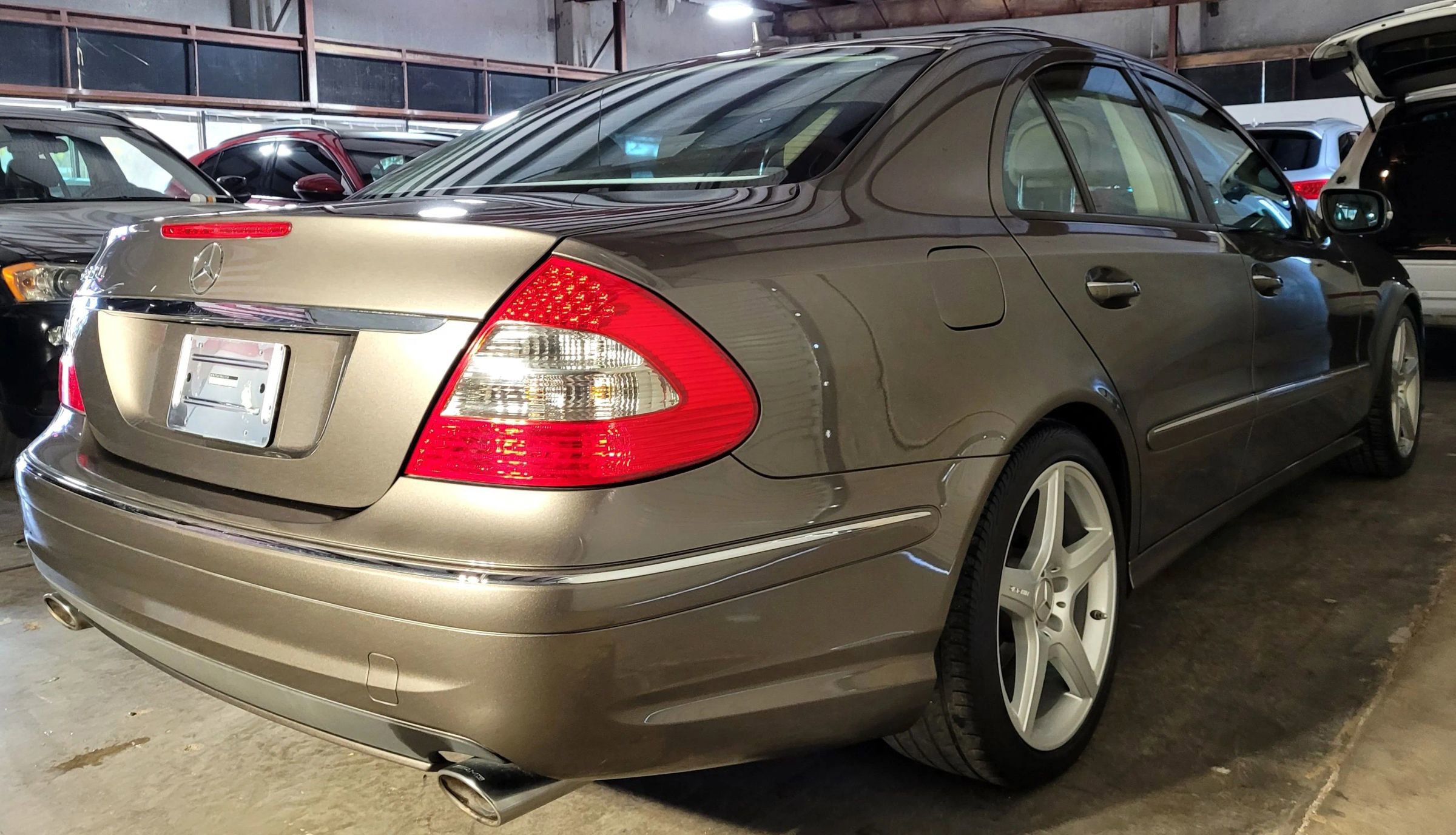 Used 2009 Mercedes-Benz E 350 Sedan image 7