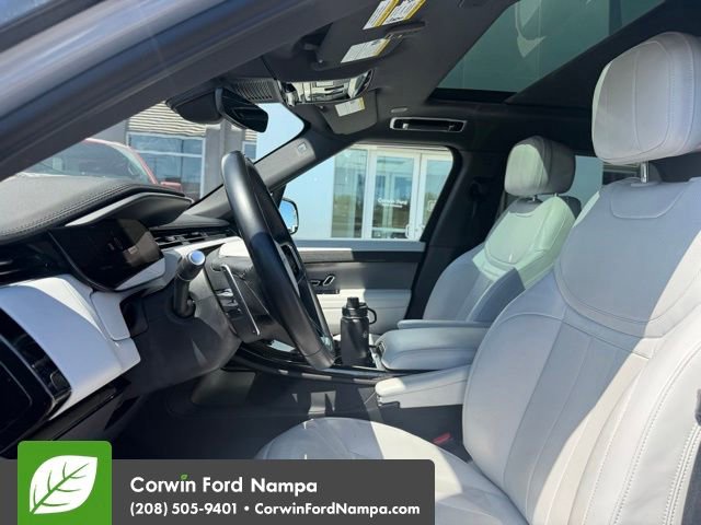 Used 2023 Land Rover Range Rover Sport SE AWD/4WD image 7