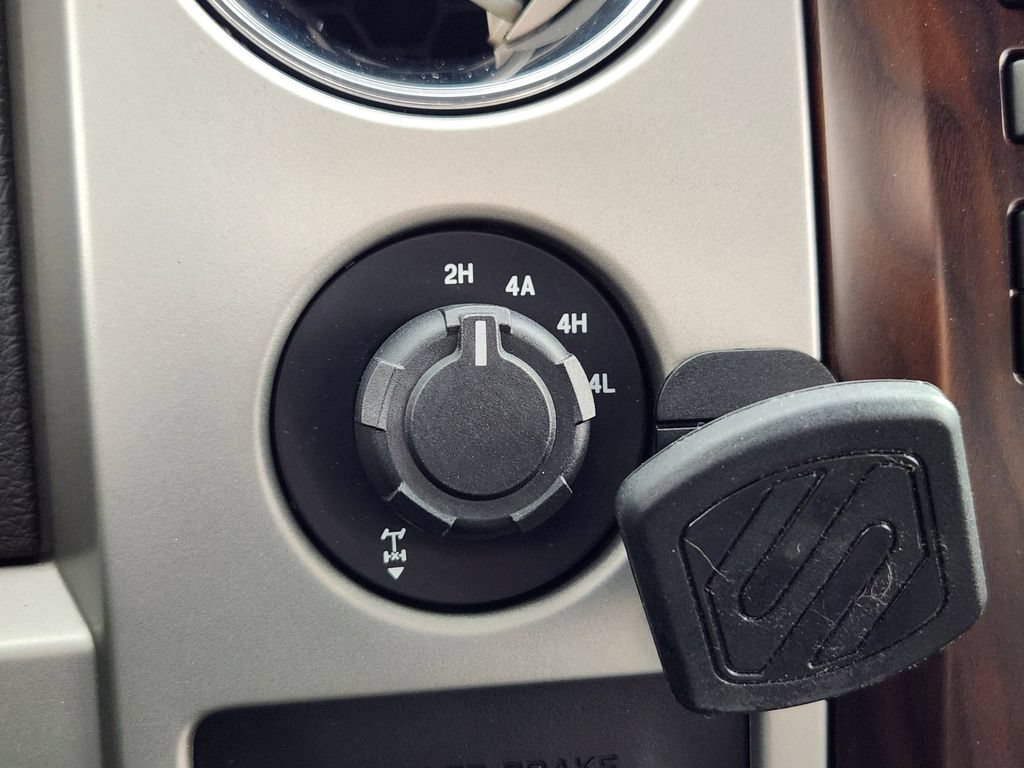 Used 2012 Ford F150 Lariat w/ Lariat Chrome Pkg AWD/4WD image 24