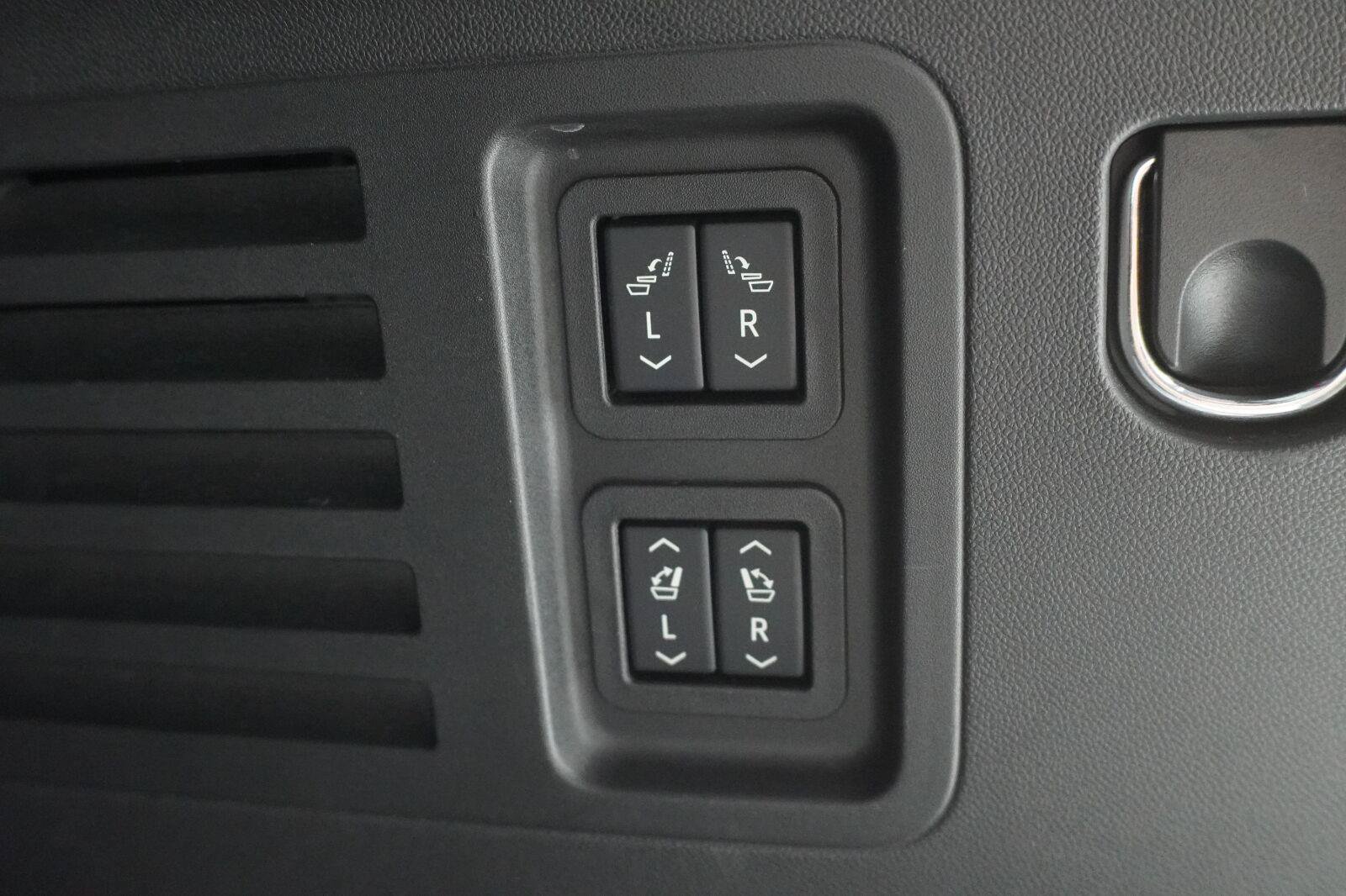 Used 2025 Chevrolet Traverse RS w/ LPO, Floor Liner Package FWD image 41