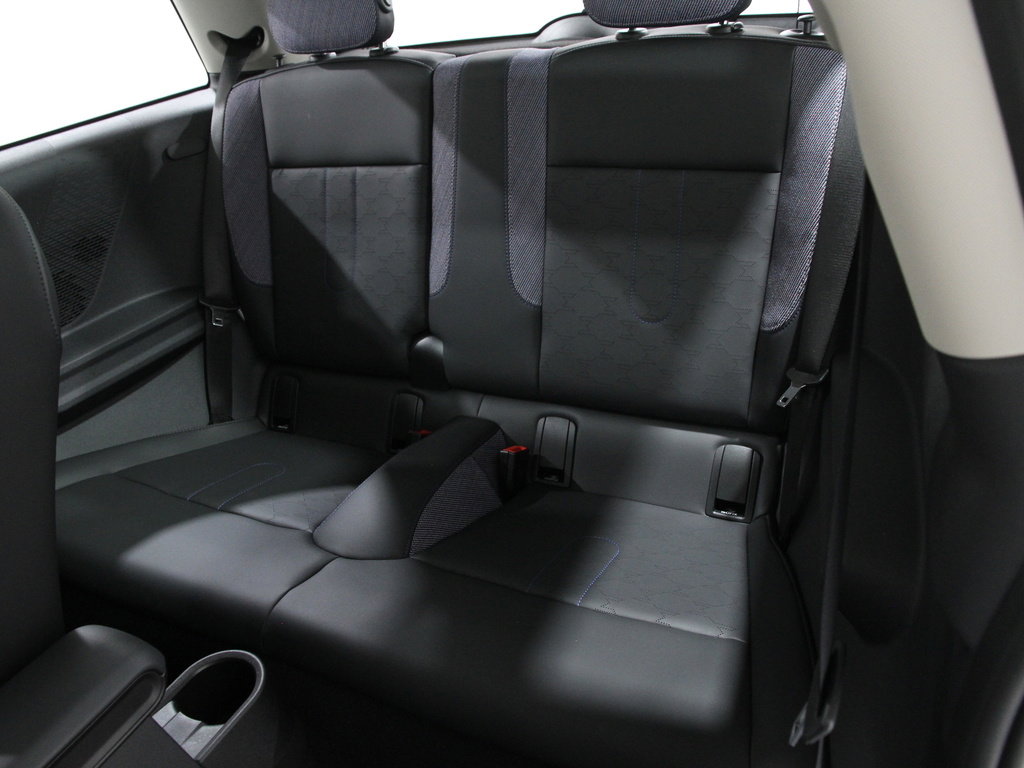 Certified 2025 MINI Cooper S image 19