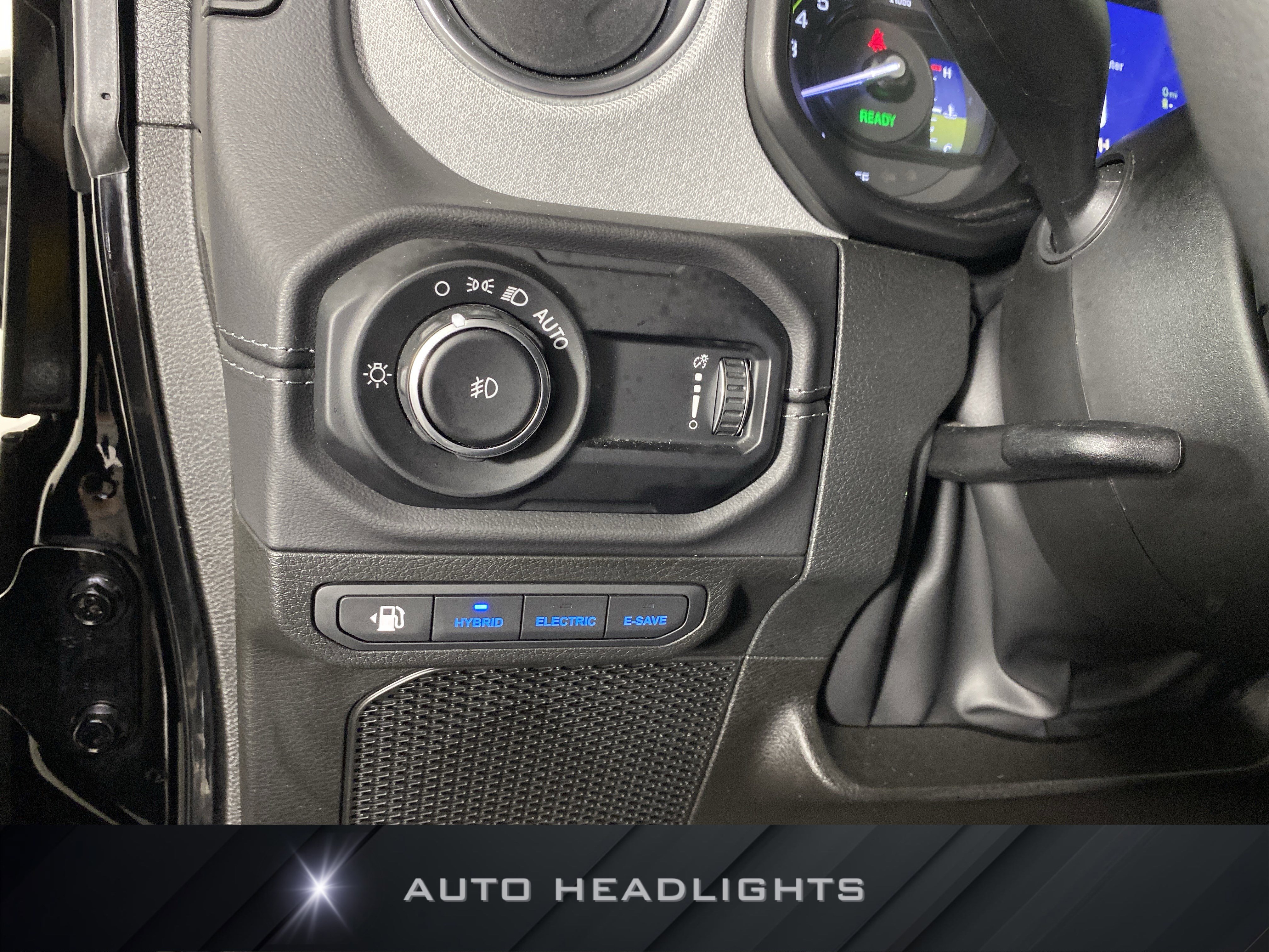 Used 2025 Jeep Wrangler Sahara AWD/4WD image 24