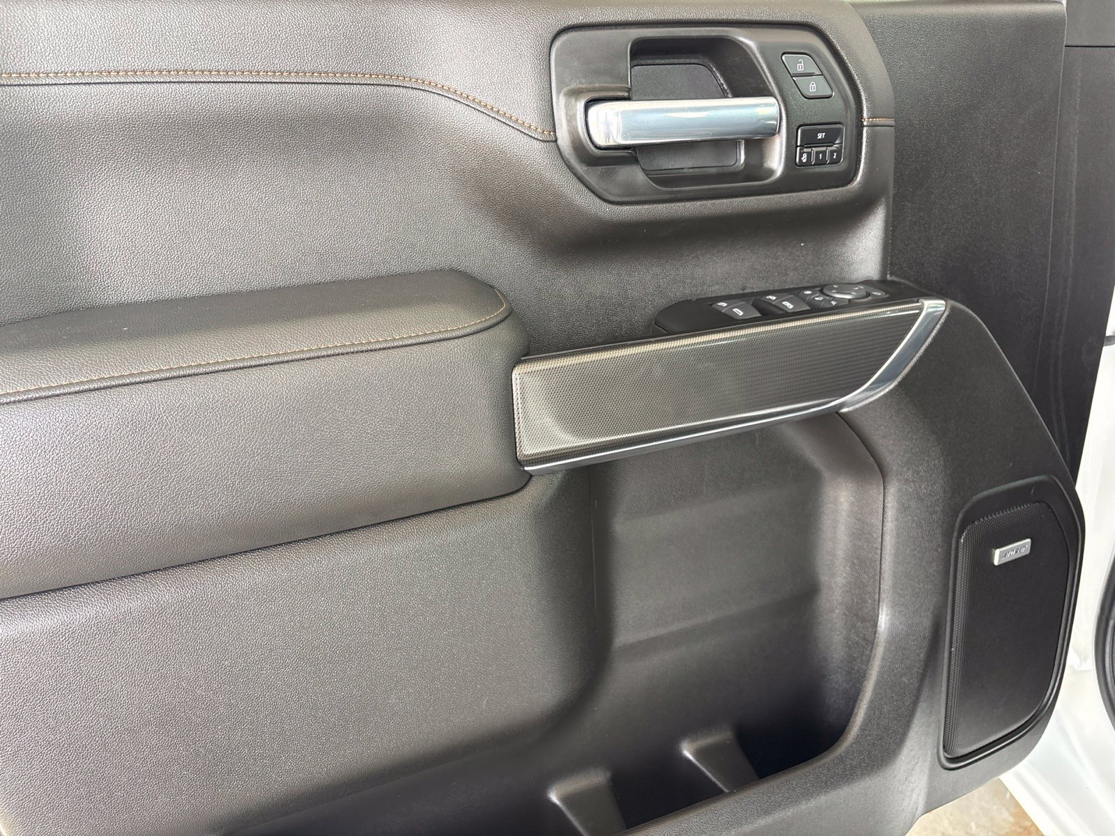 Used 2022 GMC Sierra 2500 AT4 w/ AT4 Premium Plus Package AWD/4WD image 12