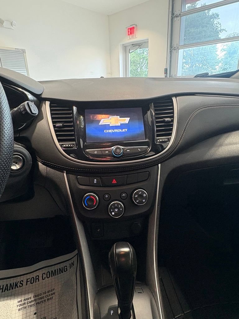 Used 2020 Chevrolet Trax LS AWD/4WD image 22