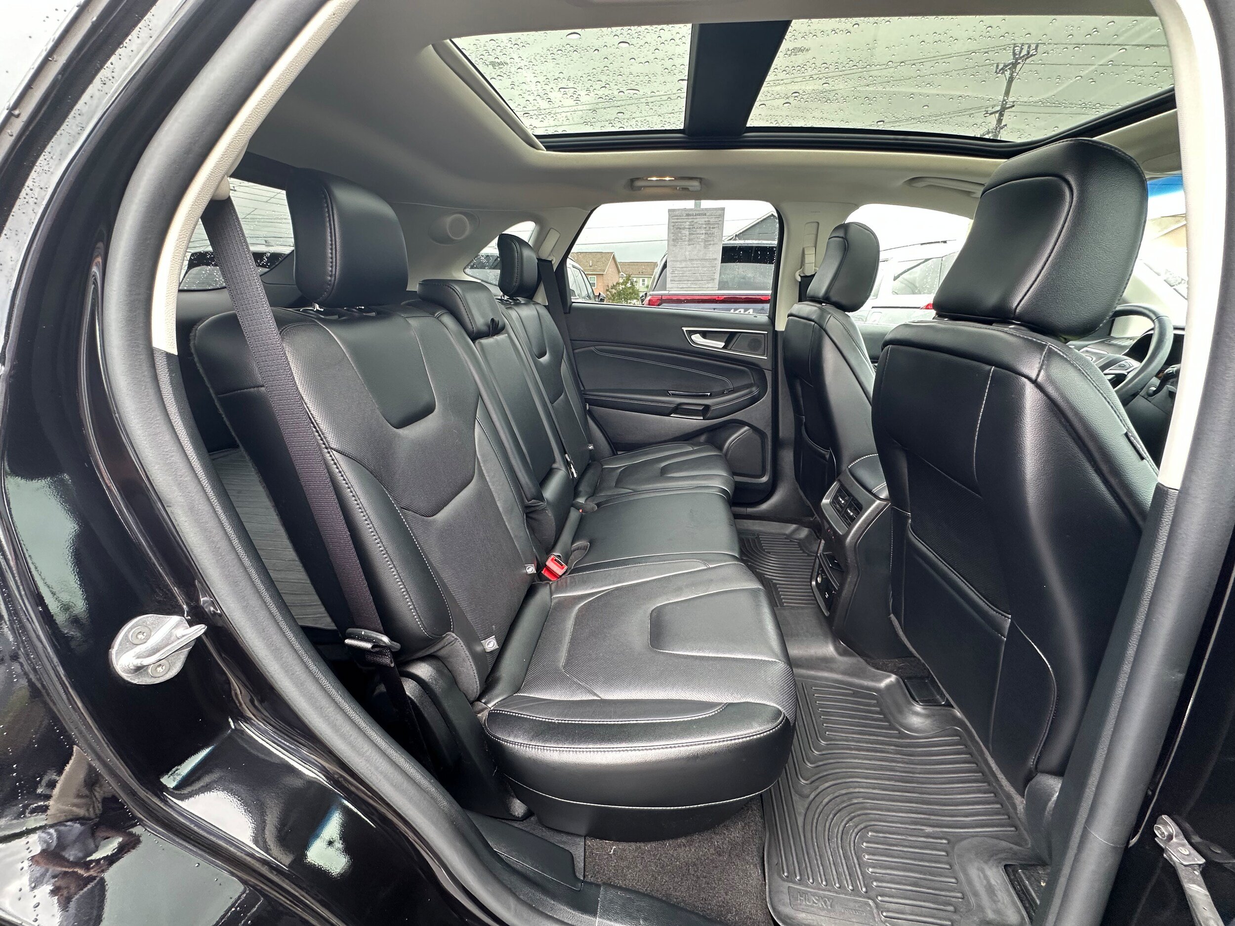 Used 2020 Ford Edge Titanium w/ Equipment Group 301A AWD/4WD image 14