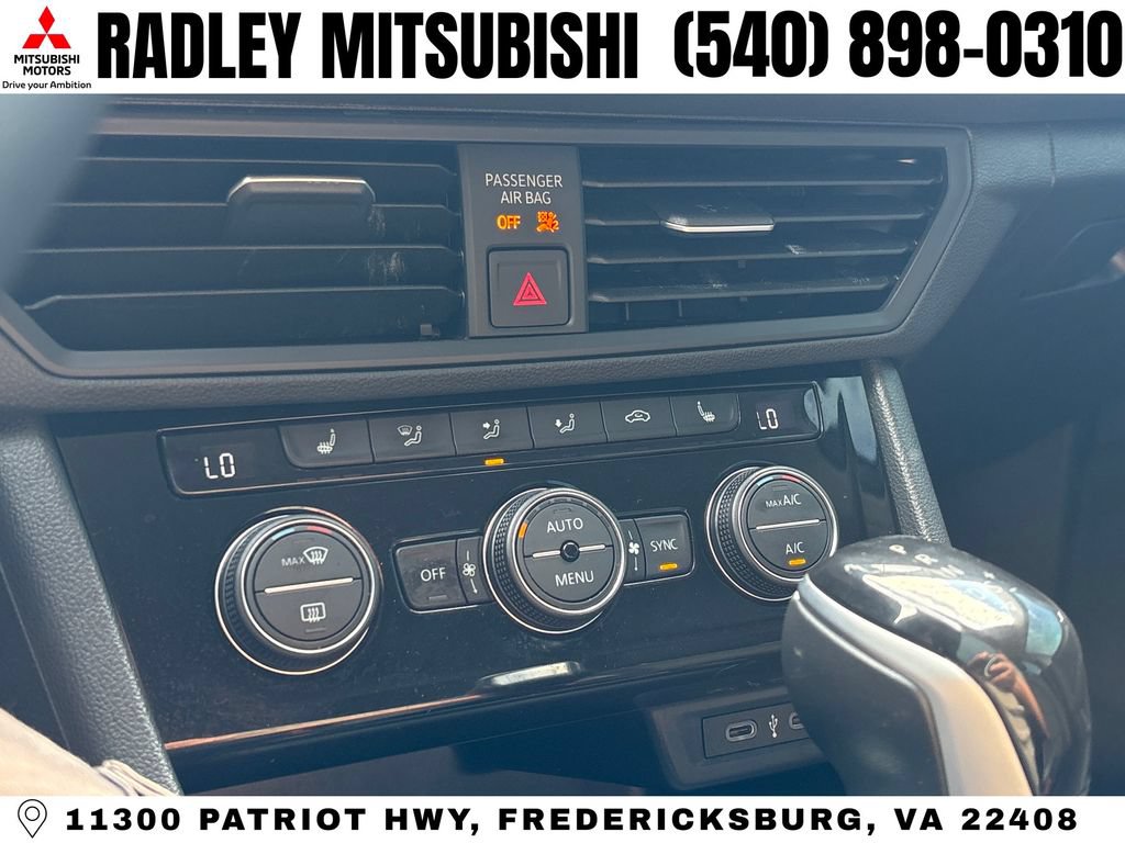 Used 2024 Volkswagen Jetta SE FWD image 10