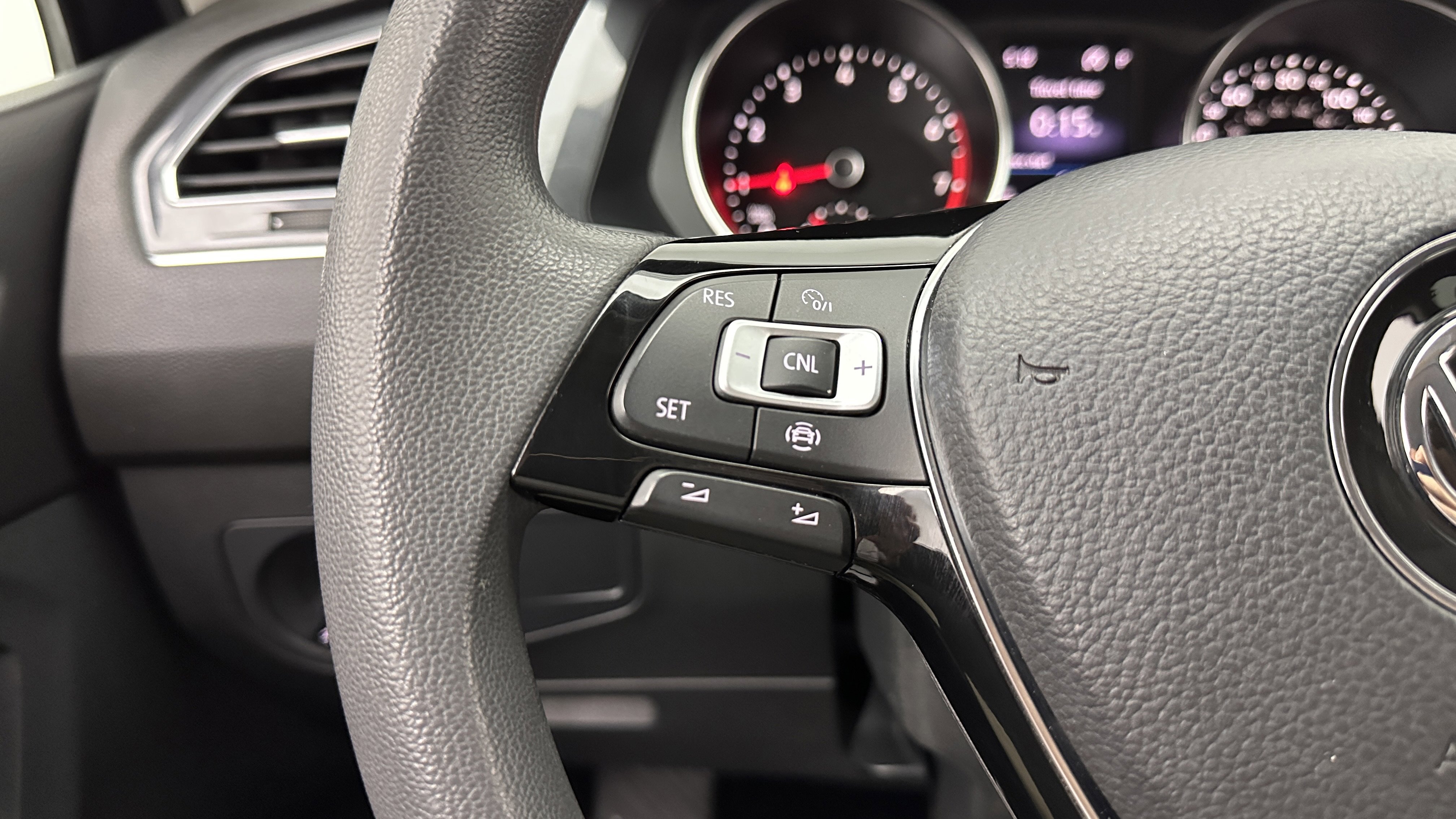 Used 2019 Volkswagen Tiguan S FWD image 17