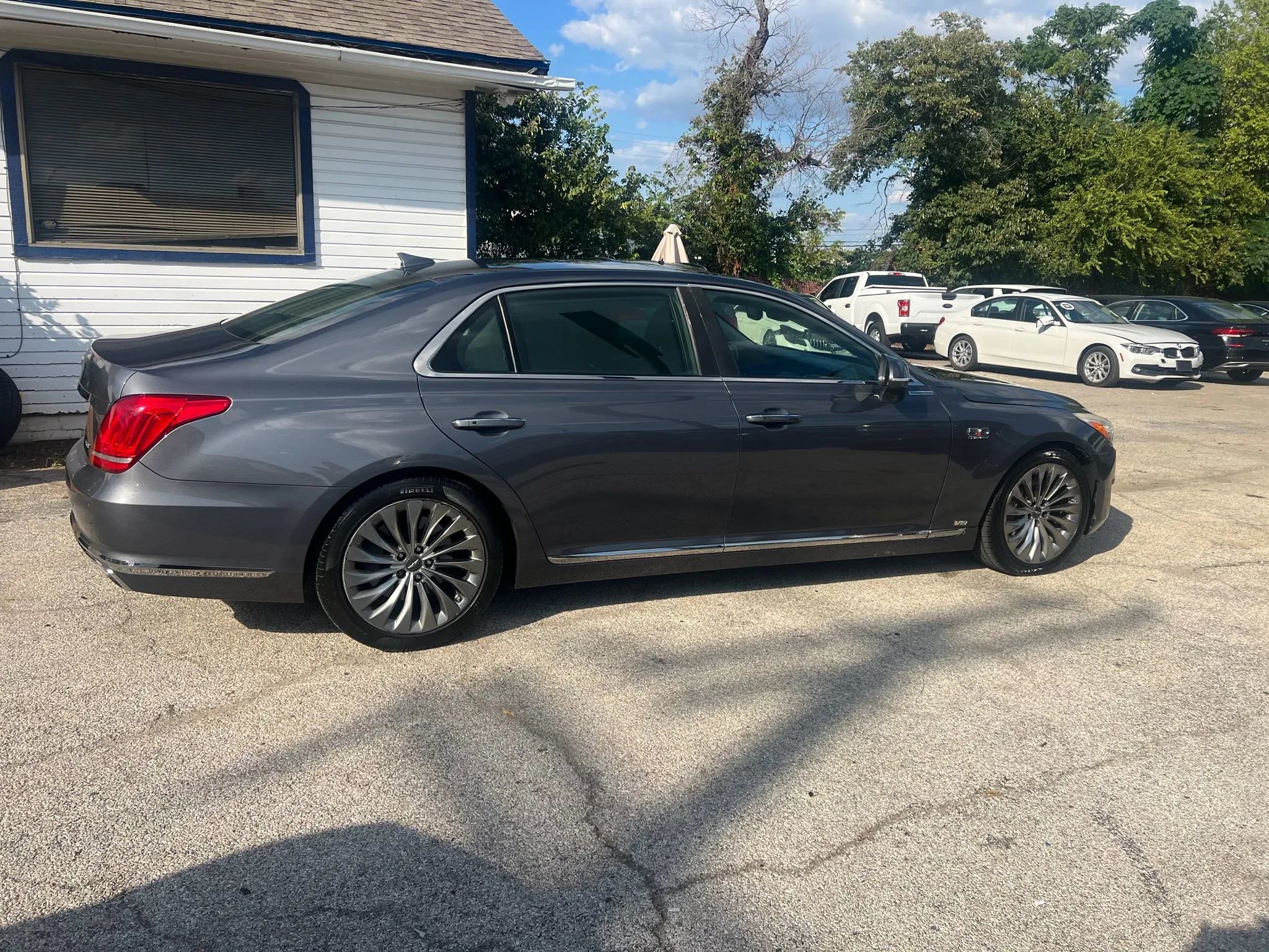 Used 2017 Genesis G90 5.0 Ultimate image 5