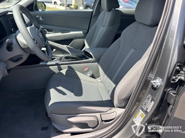 New 2026 Hyundai Elantra SE FWD image 23