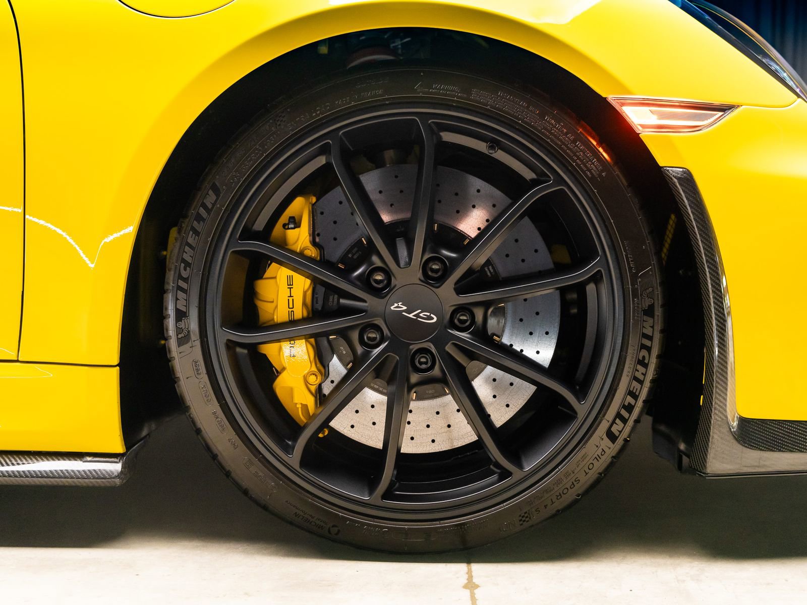 Used 2016 Porsche Cayman GT4 w/ Sport Chrono Package RWD image 30