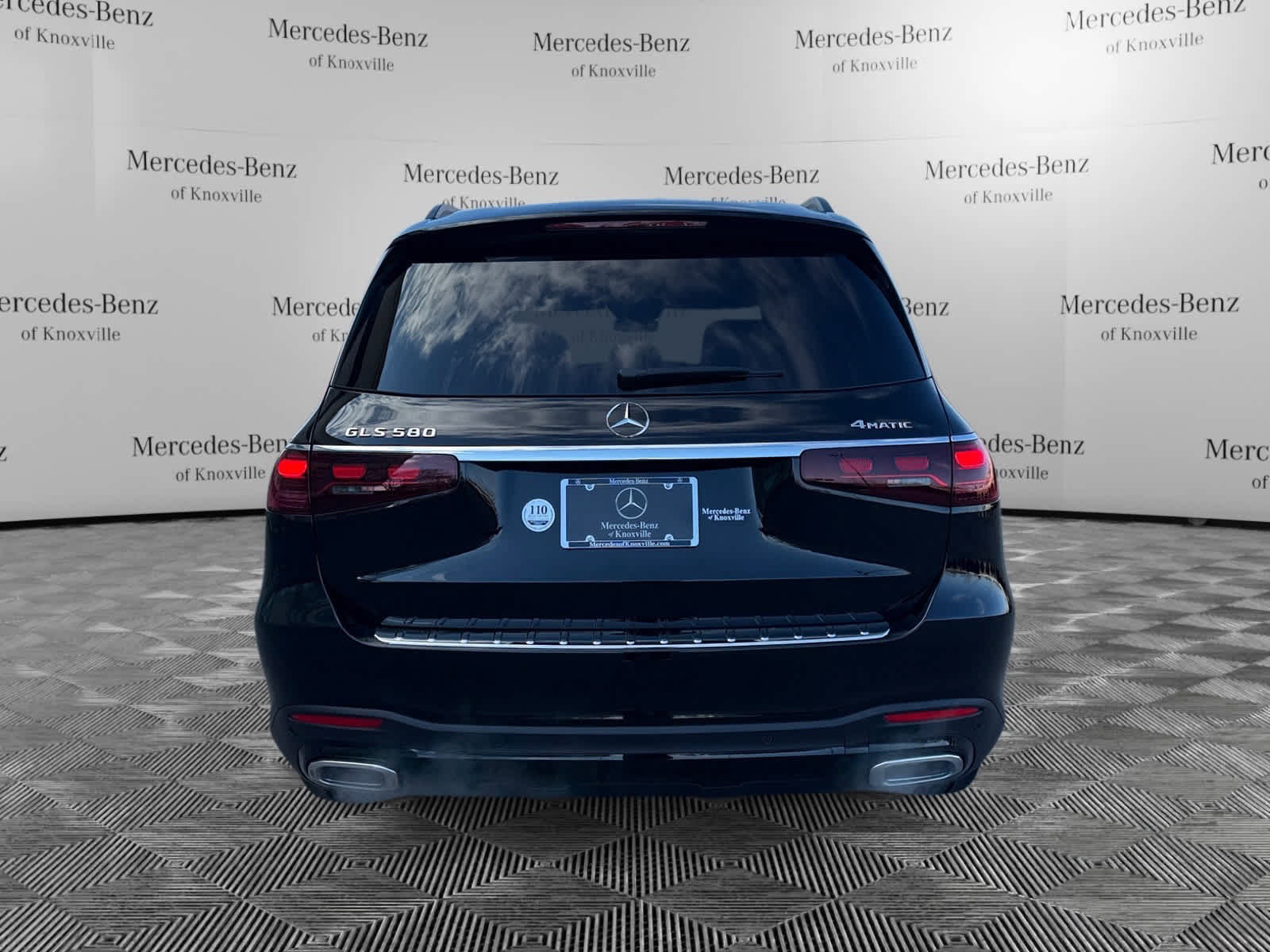 Used 2025 Mercedes-Benz GLS 580 4MATIC image 4