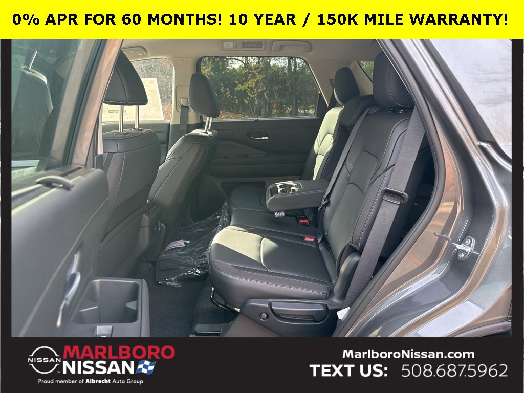 New 2025 Nissan Pathfinder SL image 25