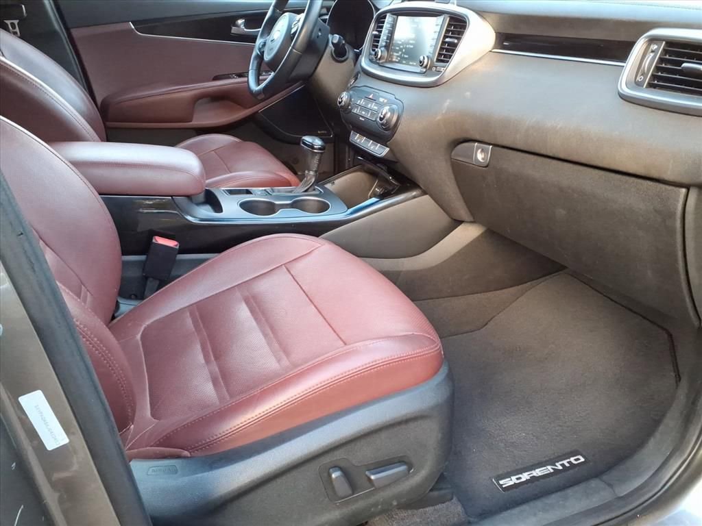 Used 2018 Kia Sorento SX image 9