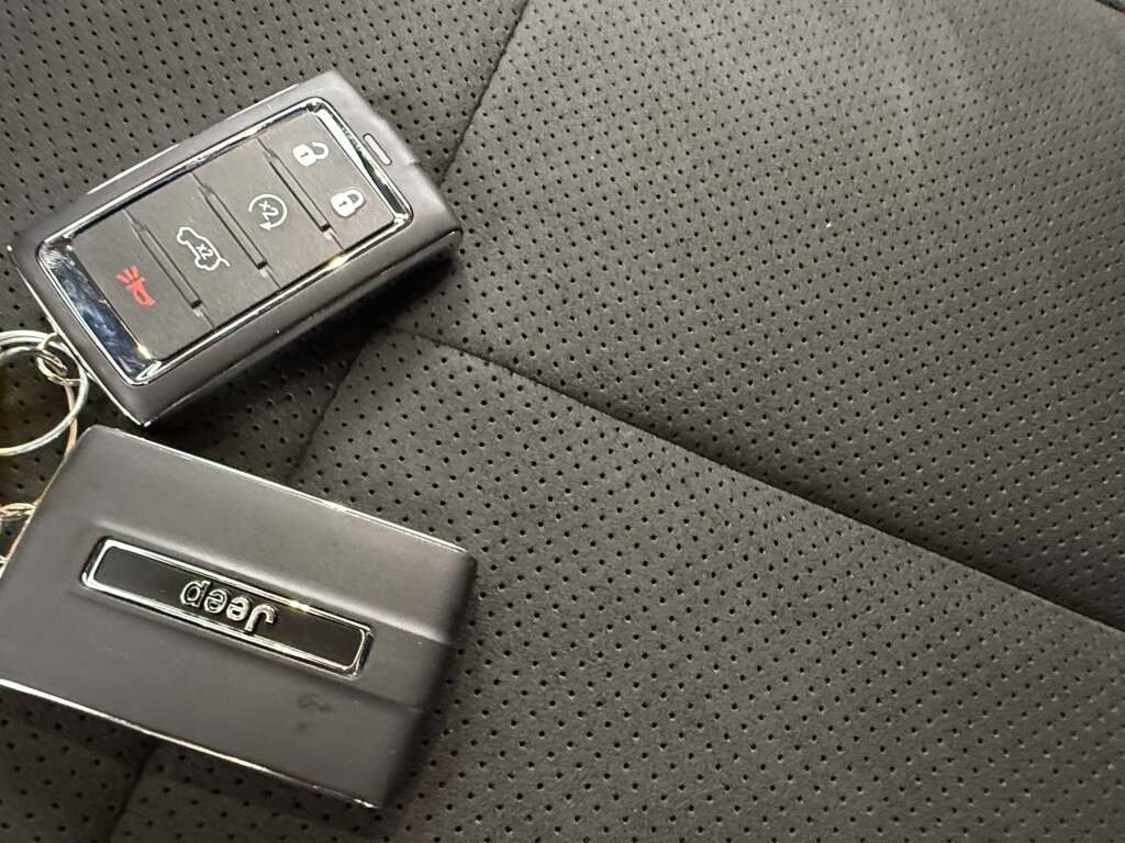 New 2025 Jeep Grand Cherokee L Altitude image 24