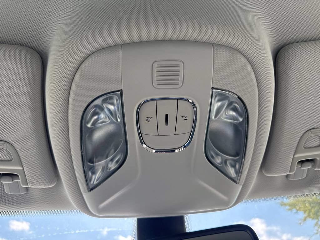 Used 2020 Jeep Compass Latitude w/ Popular Equipment Group FWD image 27