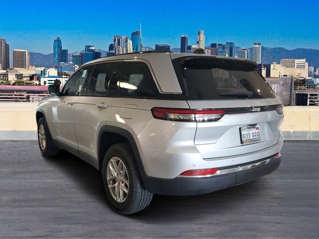 Used 2025 Jeep Grand Cherokee Laredo X image 5