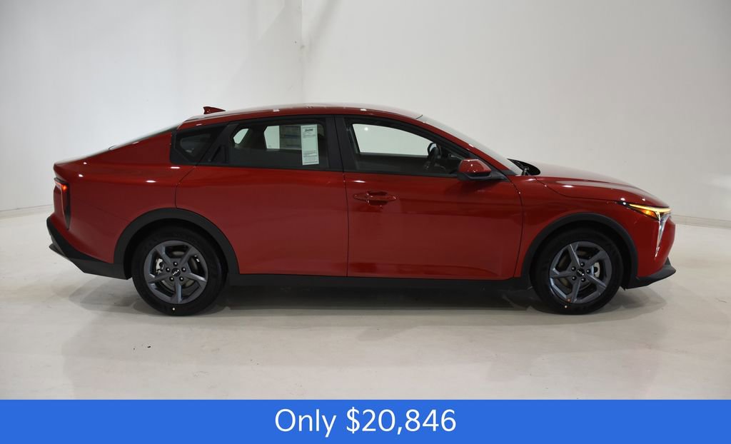 New 2025 Kia K4 LXS image 3