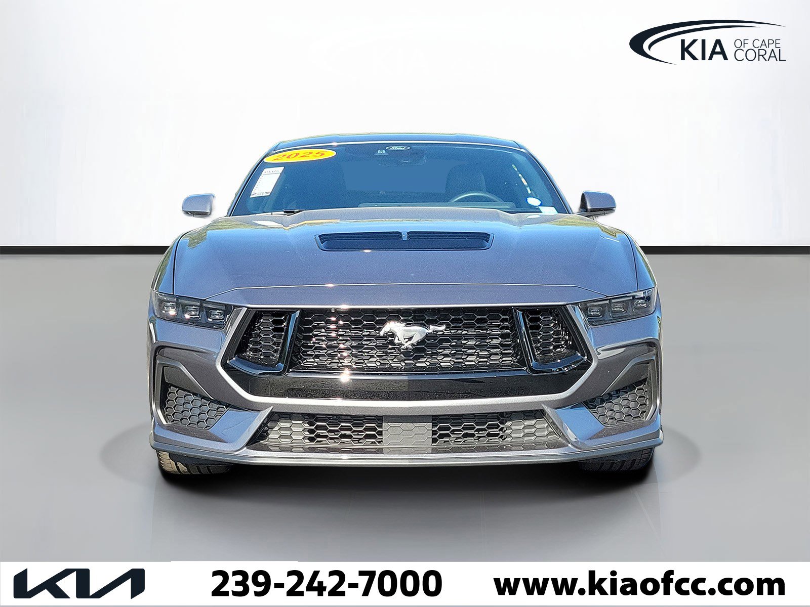 Used 2025 Ford Mustang GT Premium RWD image 2
