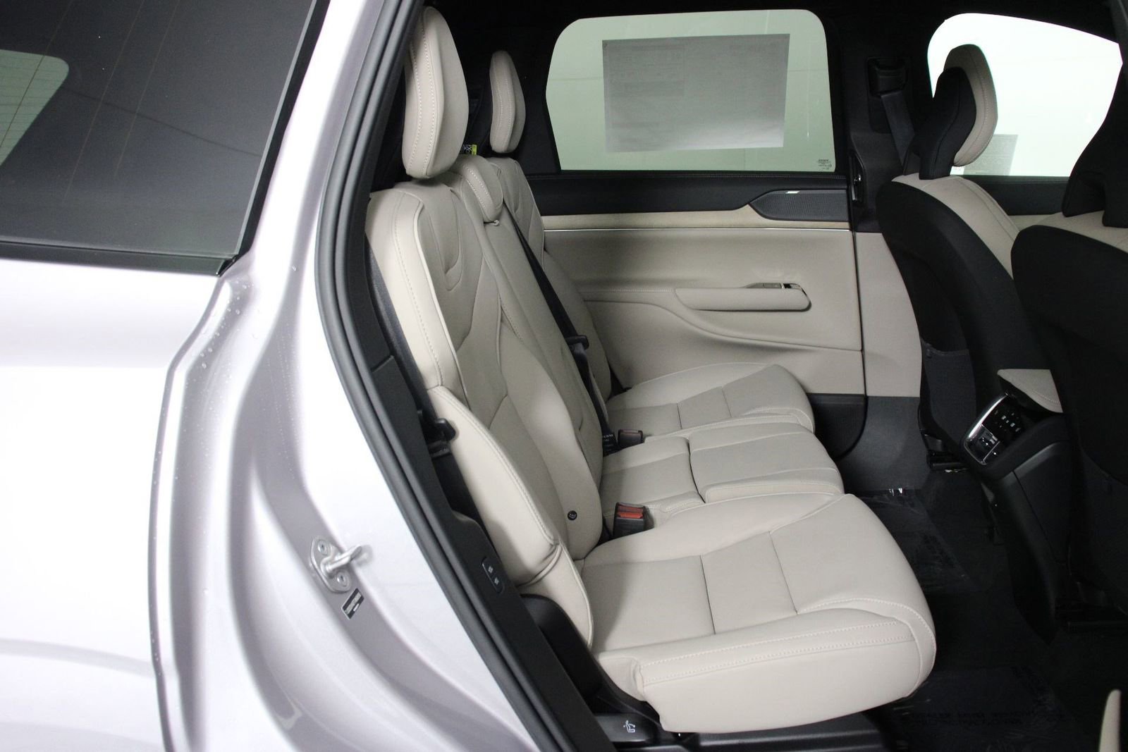 New 2026 Volvo EX90 Plus image 11