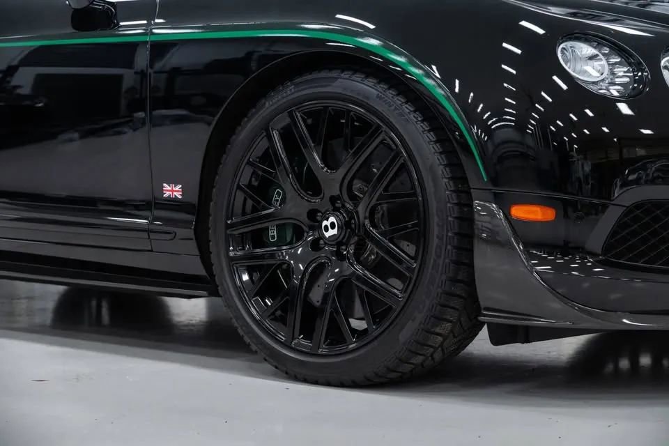 Used 2015 Bentley Continental GT3-R image 8