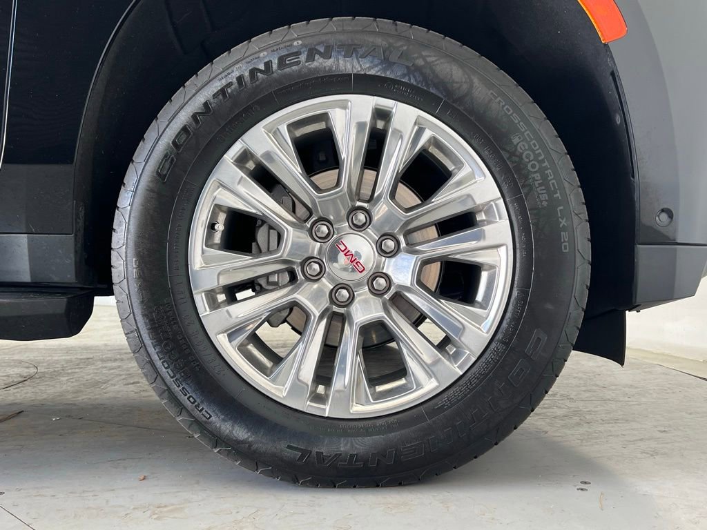 Used 2024 GMC Yukon Denali w/ Advanced Technology Package AWD/4WD image 28